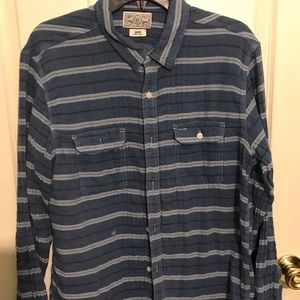 Lucky Brand Men’s Button up Collared Shirt.